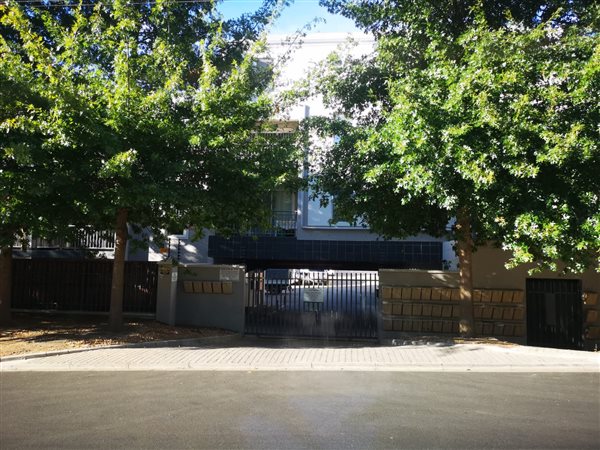 3 Bedroom Flat 3 Bedroom Flat