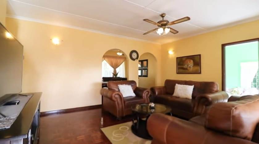 3 Bed House in Illovo Glen photo number 3