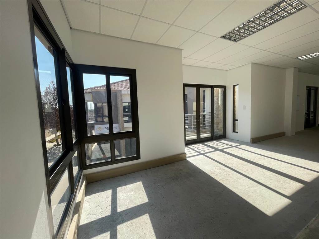 1200  m² Commercial space in Parkhaven photo number 11
