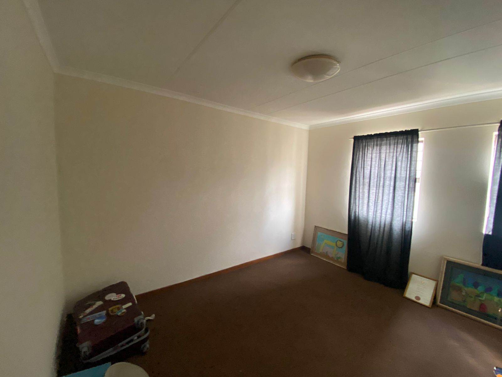 3 Bed Townhouse in Lydenburg photo number 11