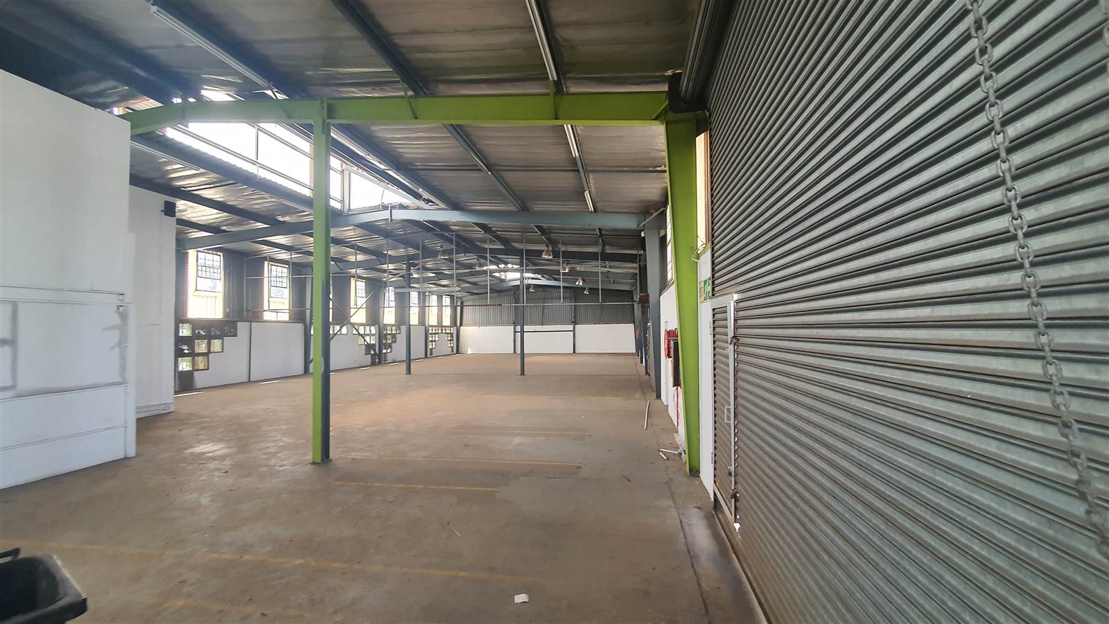 400  m² Industrial space in Denver photo number 2