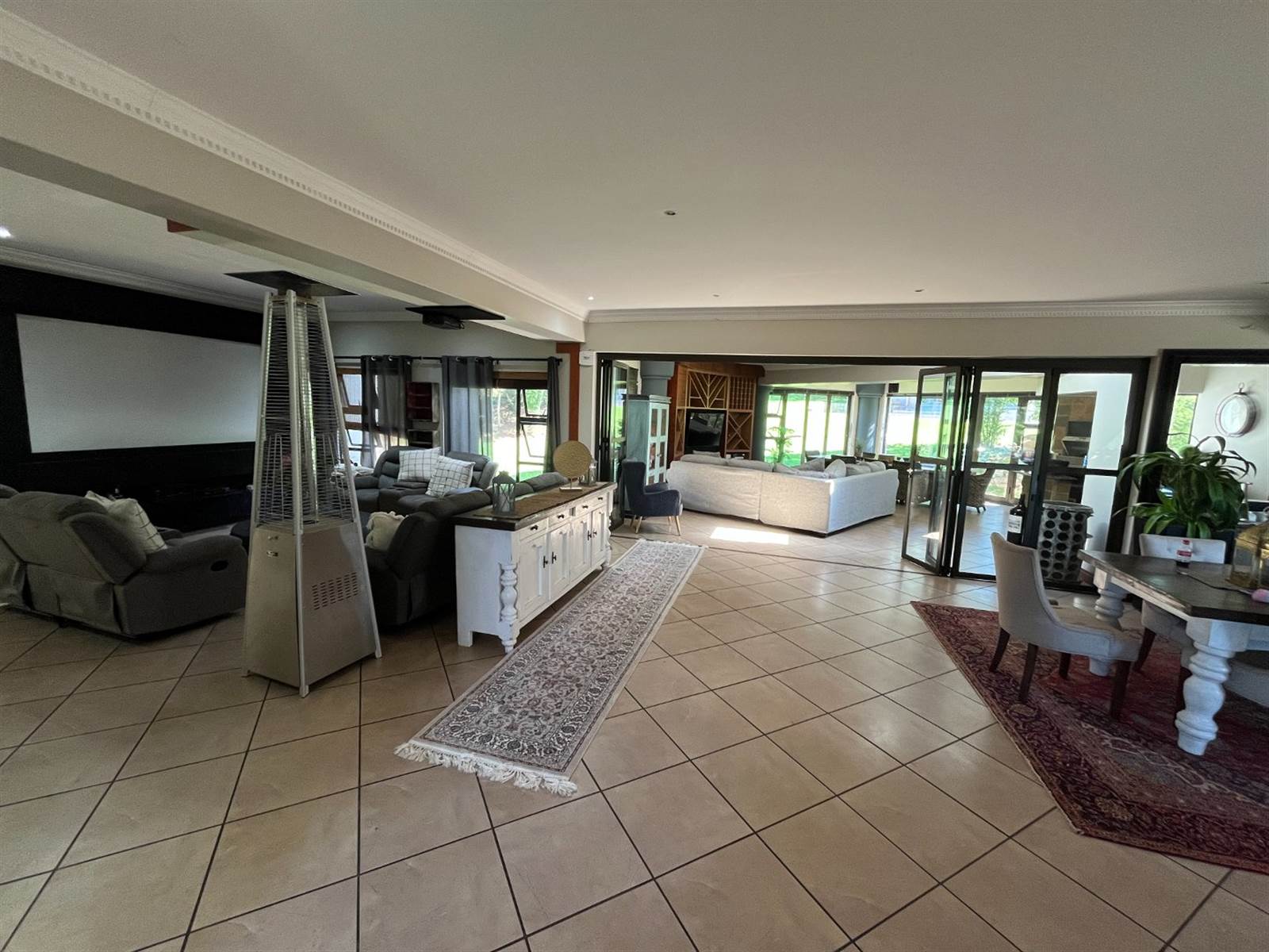 6 Bed House in Mooikloof Equestrian Estate photo number 9