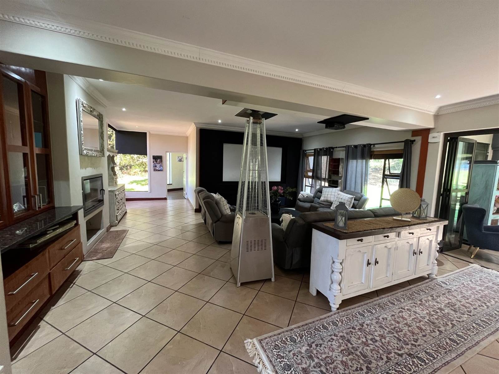 6 Bed House in Mooikloof Equestrian Estate photo number 10