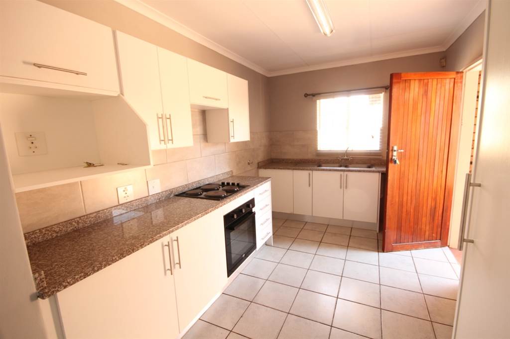 2 Bed Townhouse in Eldoraigne photo number 10