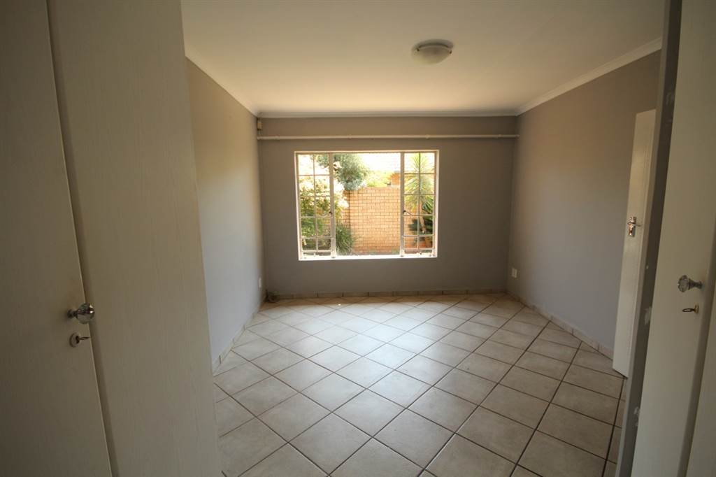 2 Bed Townhouse in Eldoraigne photo number 18
