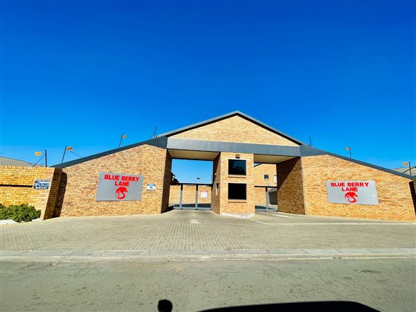 3 Bedroom Townhouse 3 Bedroom Townhouse