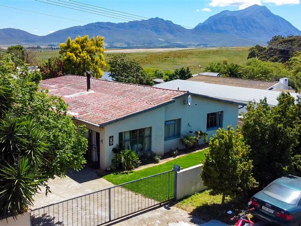 4 Bed House in Tulbagh