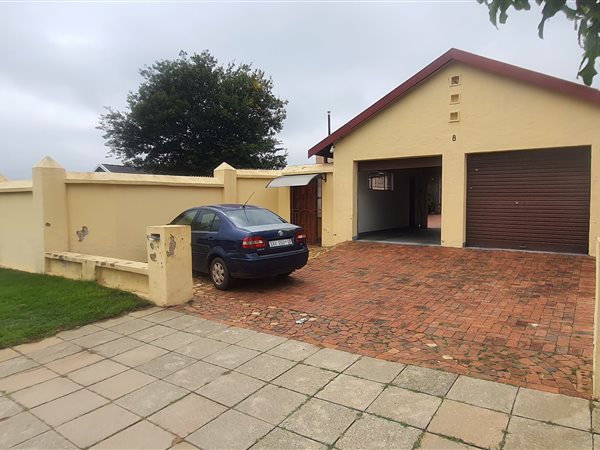 4 Bedroom House 4 Bedroom House