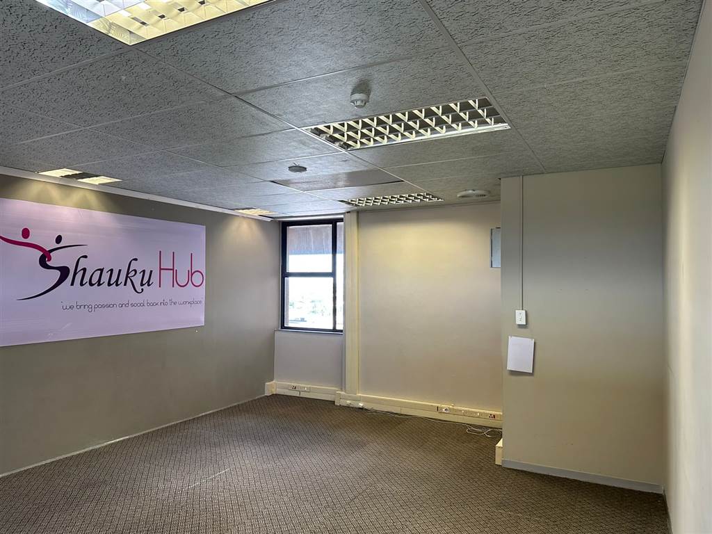 206 m² Office Space to rent in Horizon View | RR3757897 | Private Property
