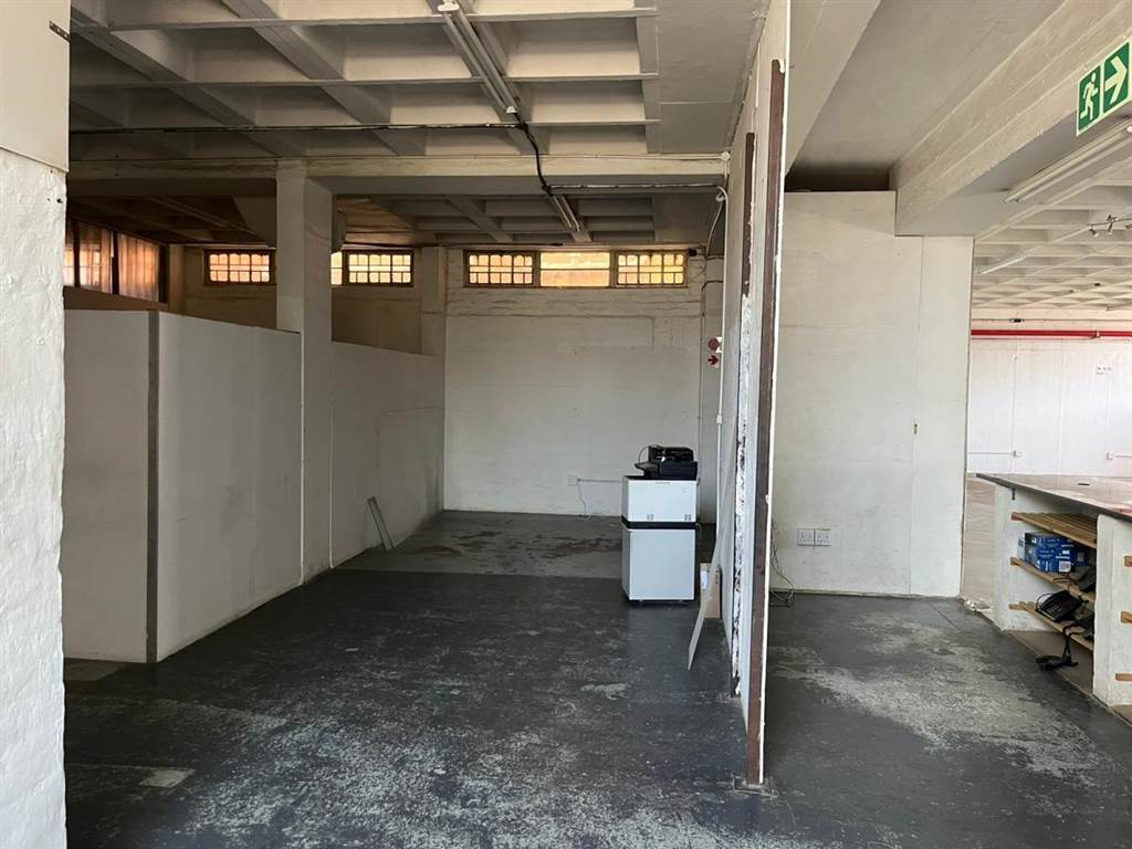 363  m² Office Space in Pinetown Central photo number 4
