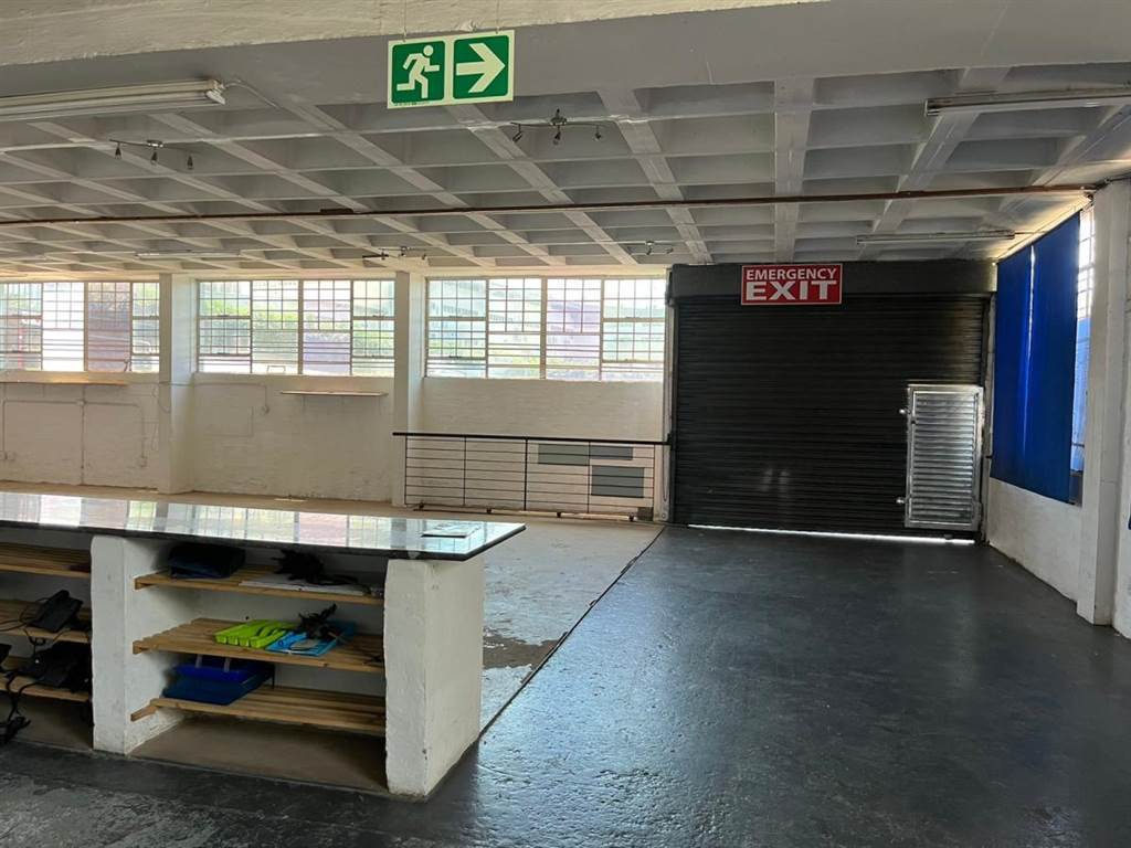 363  m² Office Space in Pinetown Central photo number 3