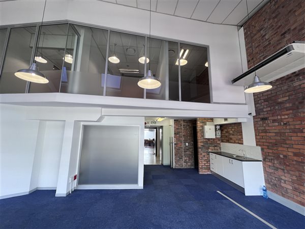 163  m² Commercial space in Green Point