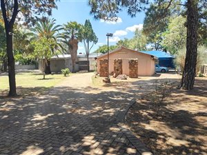 2.2 ha Smallholding in Nanescol