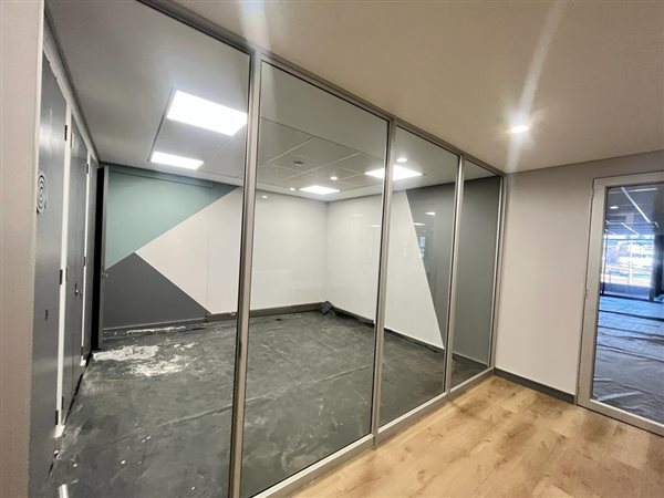 655  m² Commercial space