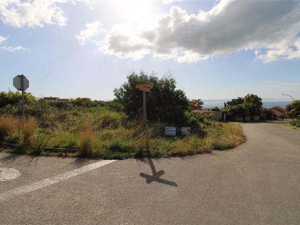 890 m² Land