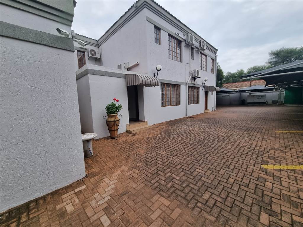 14 Bed House in Thabazimbi photo number 1