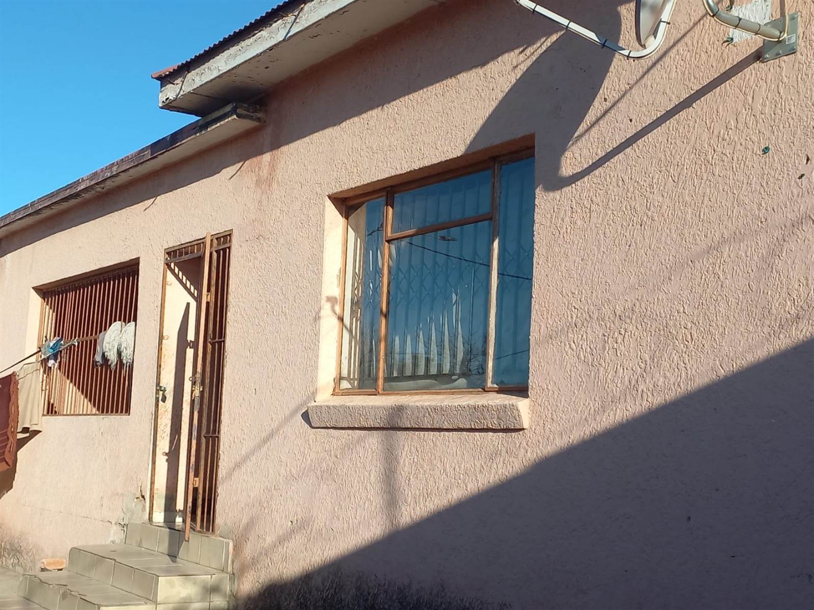 12 Bed House in Turffontein photo number 14