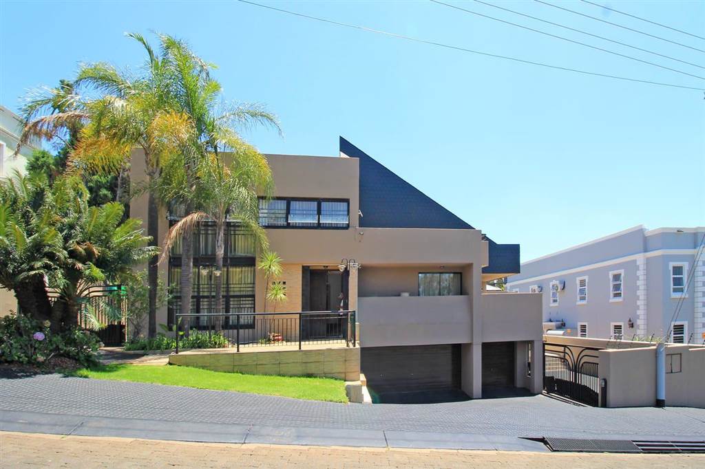 5 Bed House in Laudium photo number 29