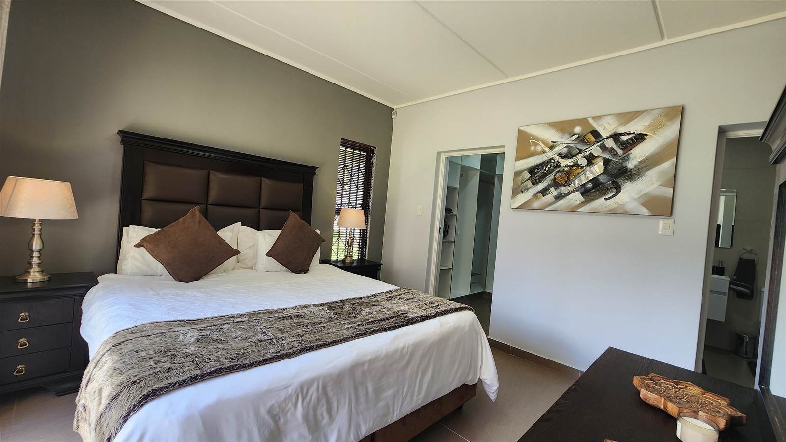 4 Bed Apartment in Kyalami photo number 23