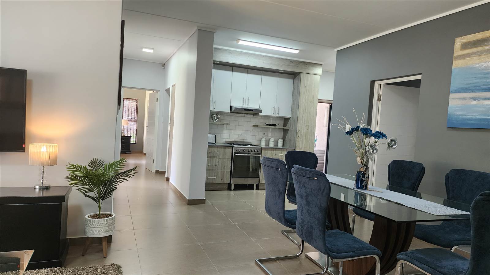 4 Bed Apartment in Kyalami photo number 6