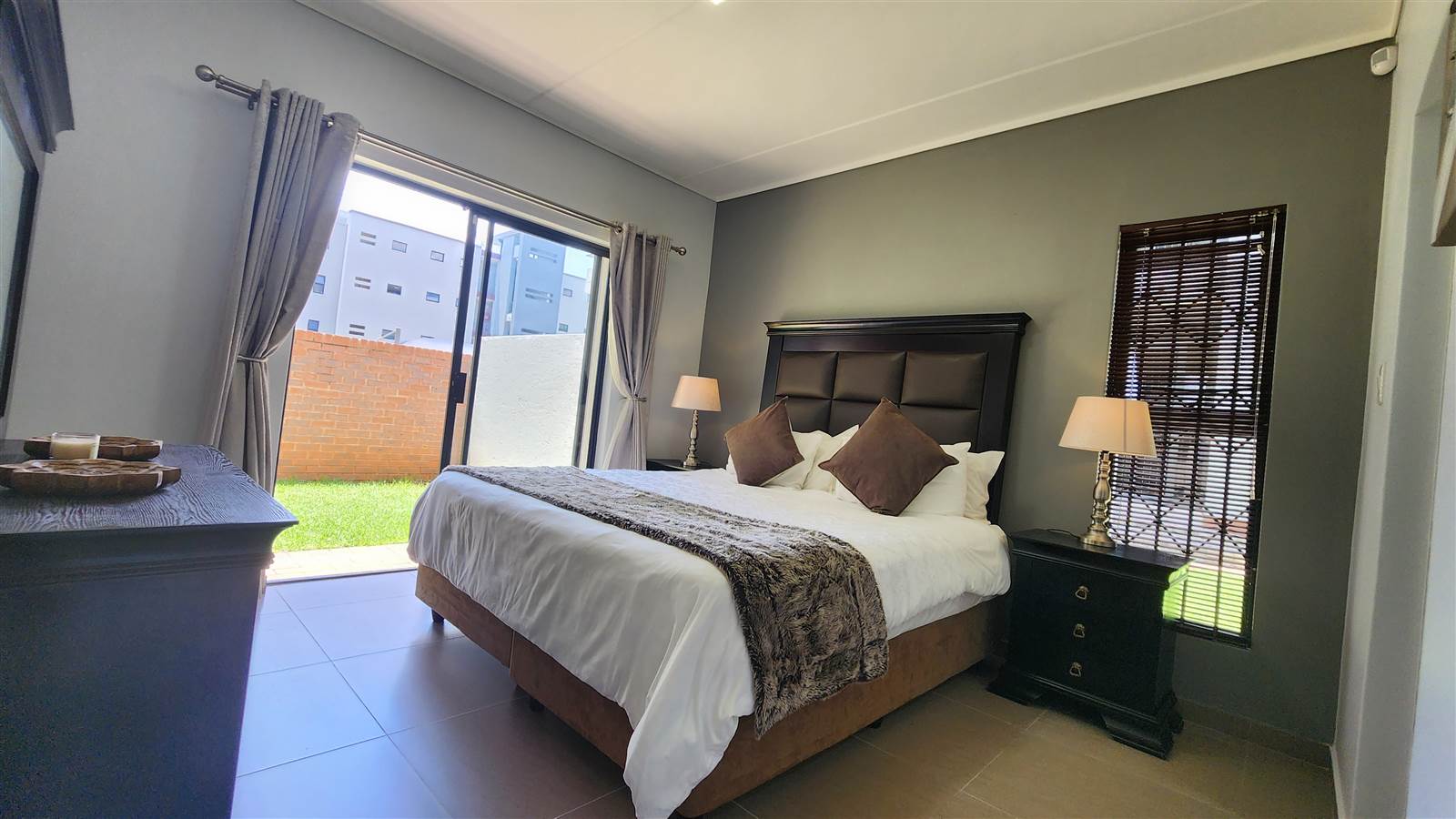 4 Bed Apartment in Kyalami photo number 22