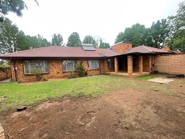 4 Bedroom House 4 Bedroom House