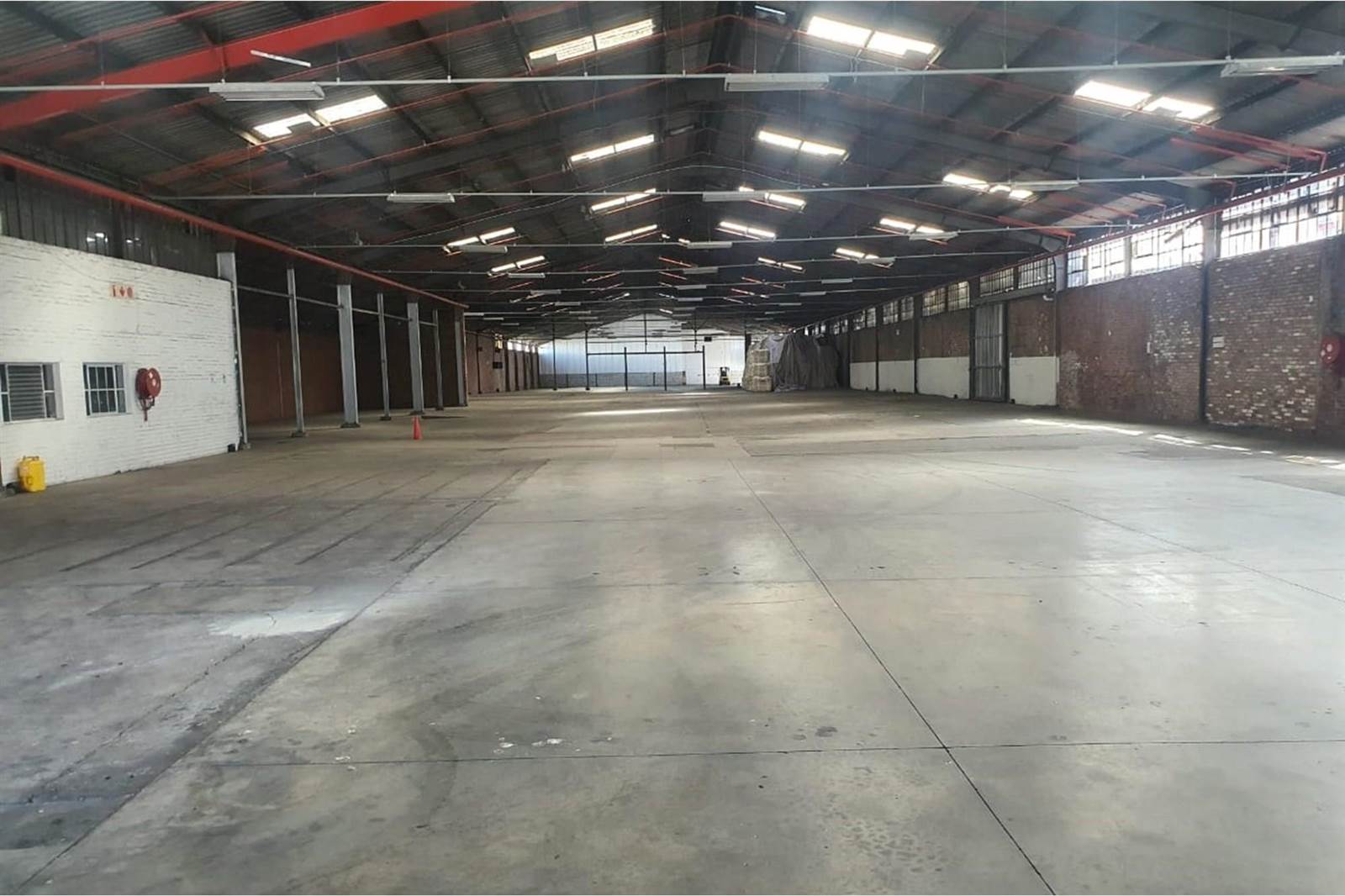 4021  m² Industrial space in Deal Party photo number 4