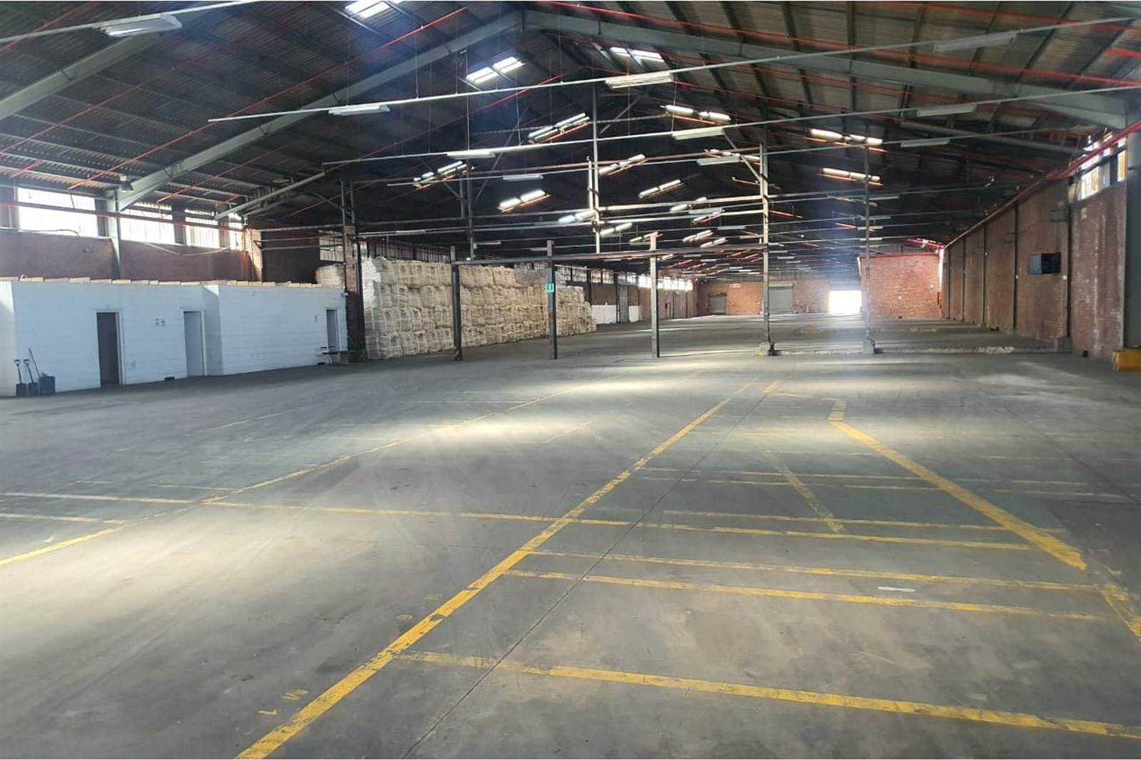 4021  m² Industrial space in Deal Party photo number 5