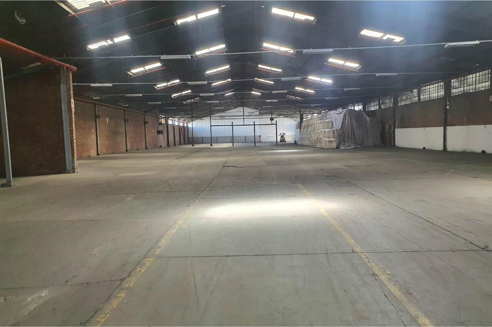 4021  m² Industrial space in Deal Party photo number 3