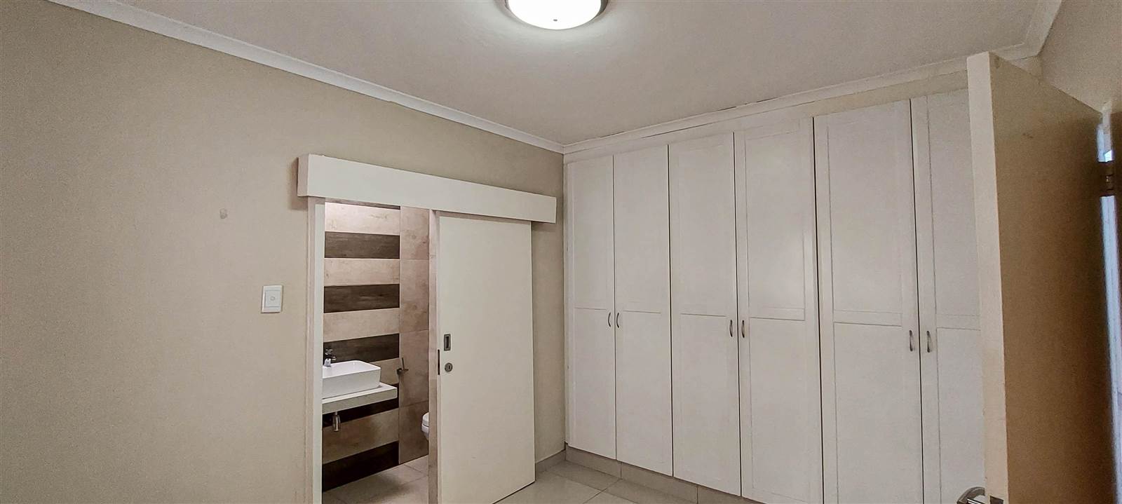 1 Bed Apartment in Umhlanga Ridge photo number 9