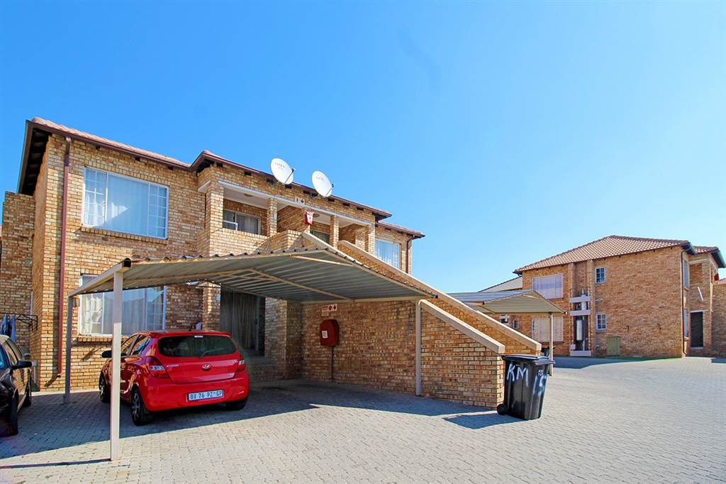 2 Bed Apartment to rent in Southcrest RR4200110 Private Property