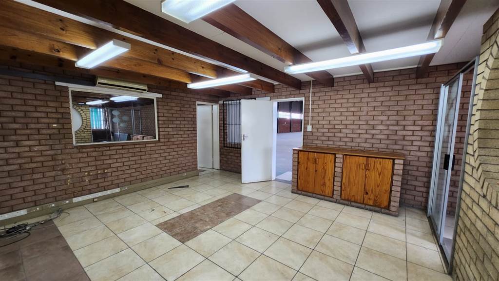 1700  m² Industrial space in Pretoria West photo number 23