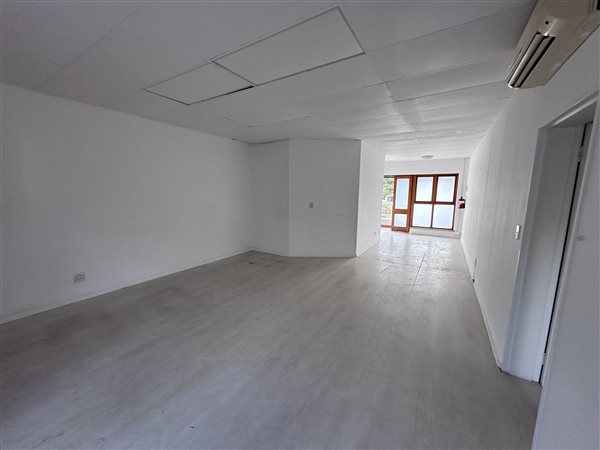 51  m² Commercial space