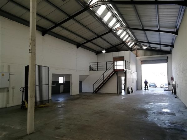 301  m² Industrial space