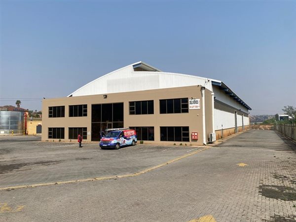 2 315  m² Industrial space