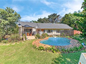 2133 m² Land available in Victory Park