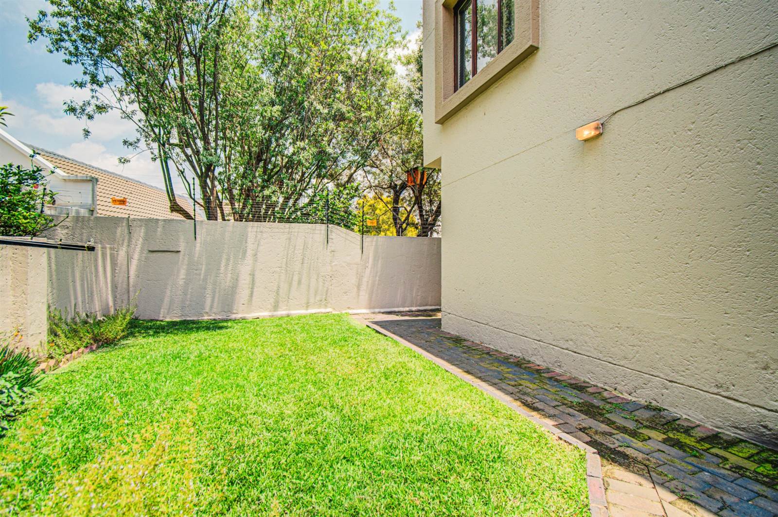 3 Bed Townhouse in Marais Steyn Park photo number 15