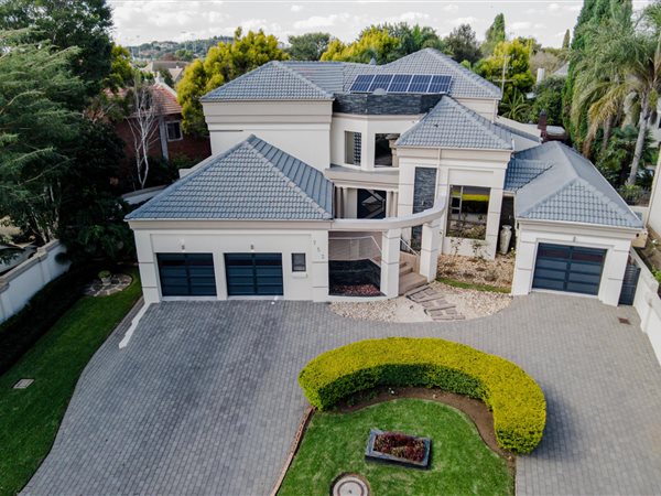 4 Bedroom House 4 Bedroom House