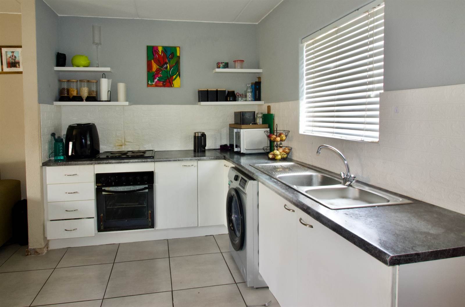 2 Bed Townhouse in Wilgeheuwel photo number 6
