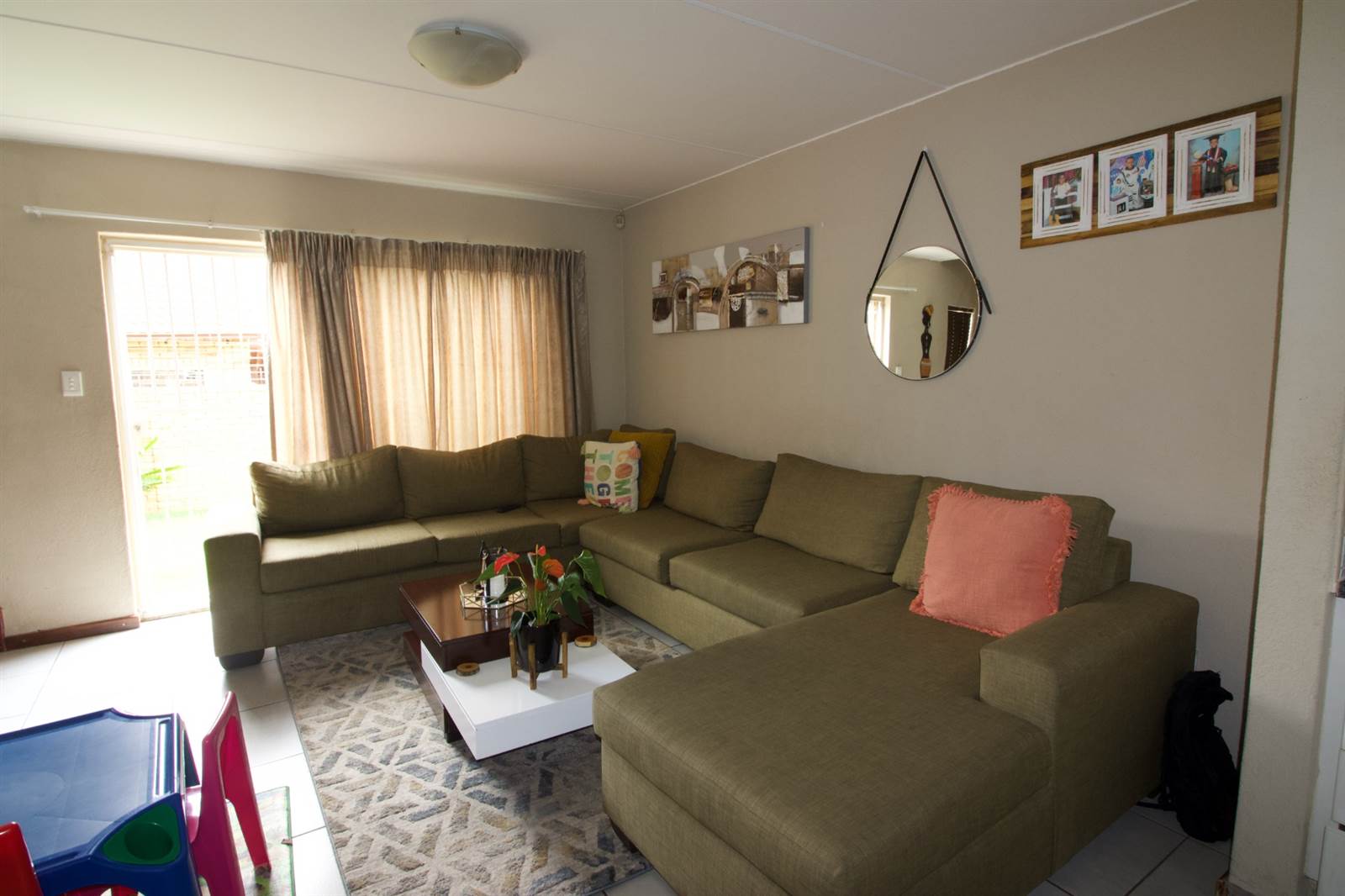 2 Bed Townhouse in Wilgeheuwel photo number 5