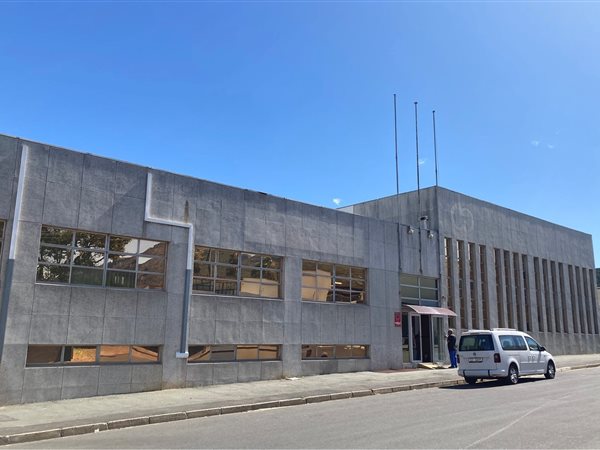 273  m² Commercial space