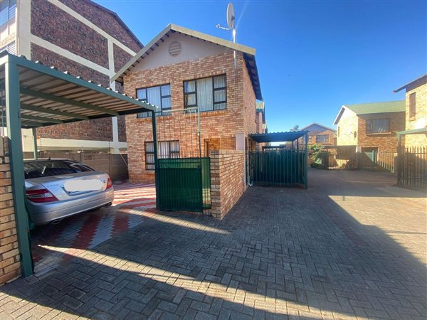 2 Bedroom Townhouse 2 Bedroom Townhouse