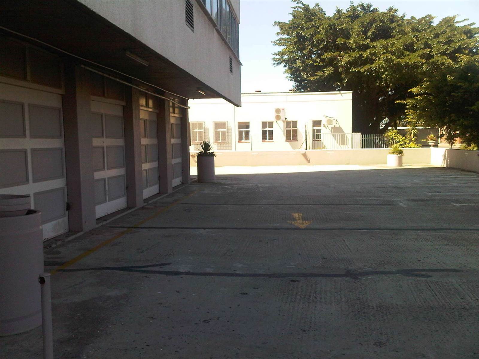 Bachelor apartment in Parow Central photo number 14