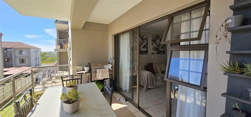 2 Bed Apartment in Hartenbos photo number 12