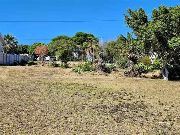 890 m² Land