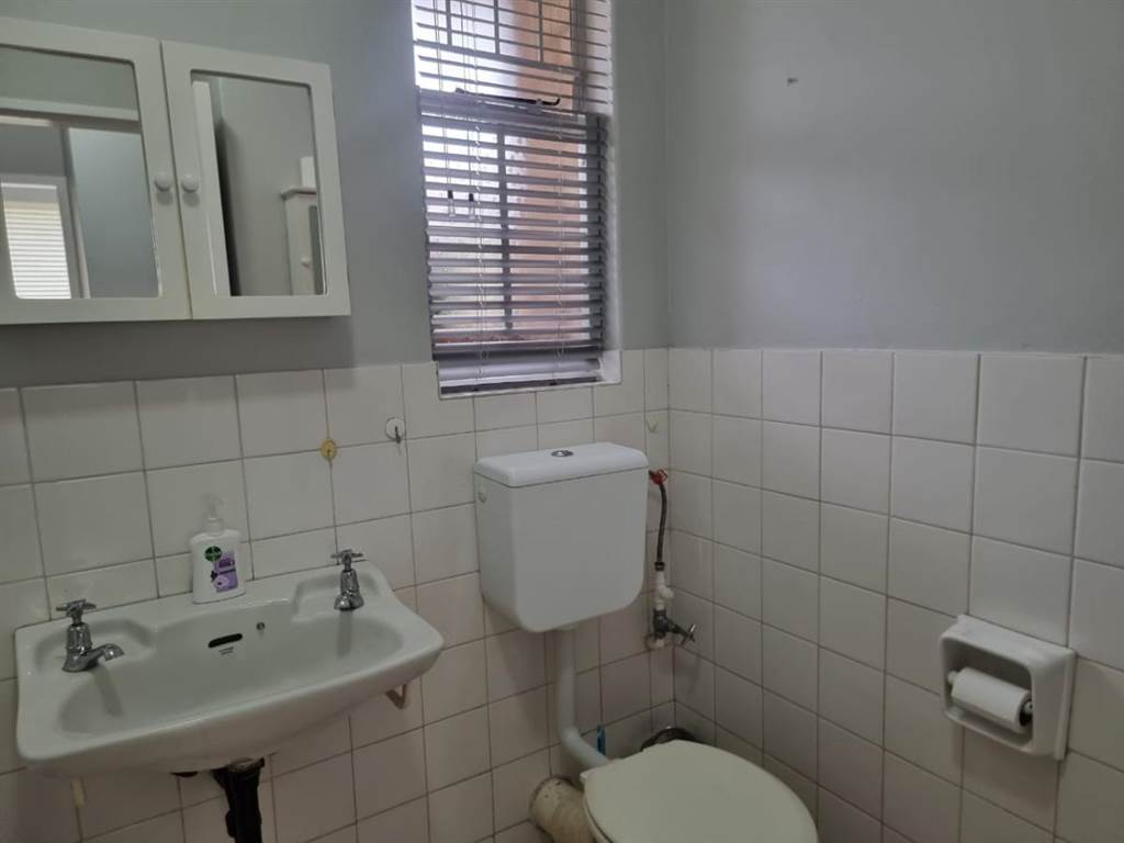 2 Bed Townhouse in Secunda photo number 16