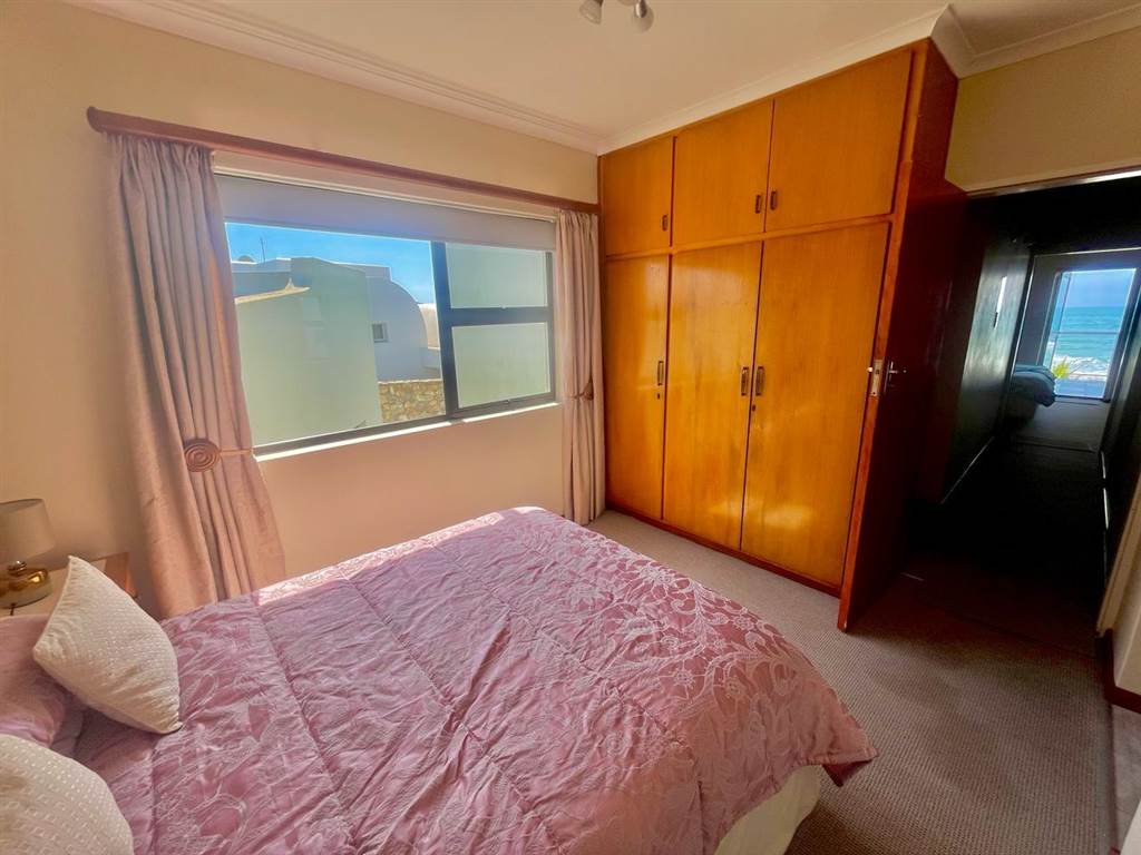 5 Bed House in Jeffreys Bay photo number 30
