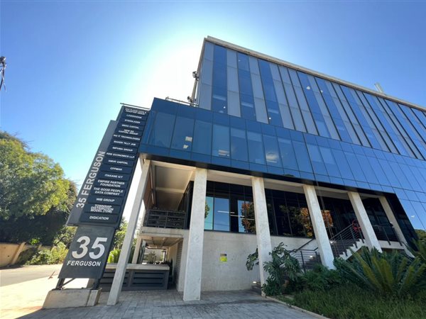 692  m² Commercial space in Illovo