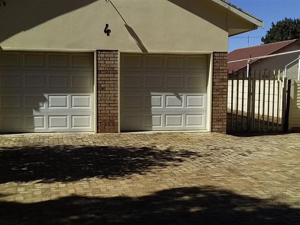 4 Bed House in Flamwood