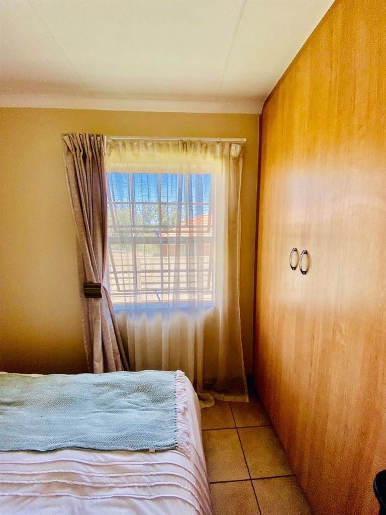 3 Bed Cluster in Olievenhoutbosch photo number 5